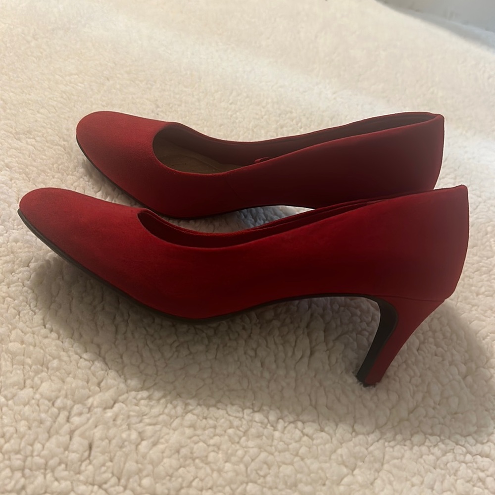 DexFlex Comfort Red Heels